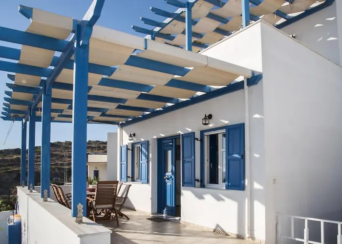 Milos Sunset Tripiti